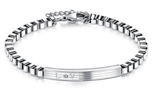 Carica l'immagine nel visualizzatore di Gallery, Bracciale Maglia veneziana quadrata Love