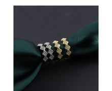 Carica l'immagine nel visualizzatore di Gallery, Coppia Orecchini Micro Flowers