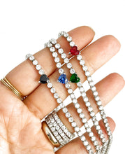 Carica l'immagine nel visualizzatore di Gallery, Bracciale Tennis Cuore Centrale