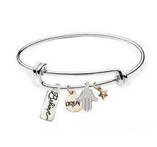 Carica l'immagine nel visualizzatore di Gallery, Freaky bangle