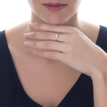 Carica l&#39;immagine nel visualizzatore di Gallery, Anello Solitario con Diamante
